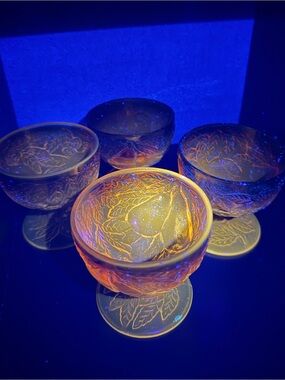 Tiara Glass SWEET PEAR Amber Footed
Sherbet Dessert Bowl Set of 4 Cadmium Glow